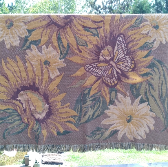 Beautiful 🌻 Pattern Throw/Blanket - Picture 7 of 8